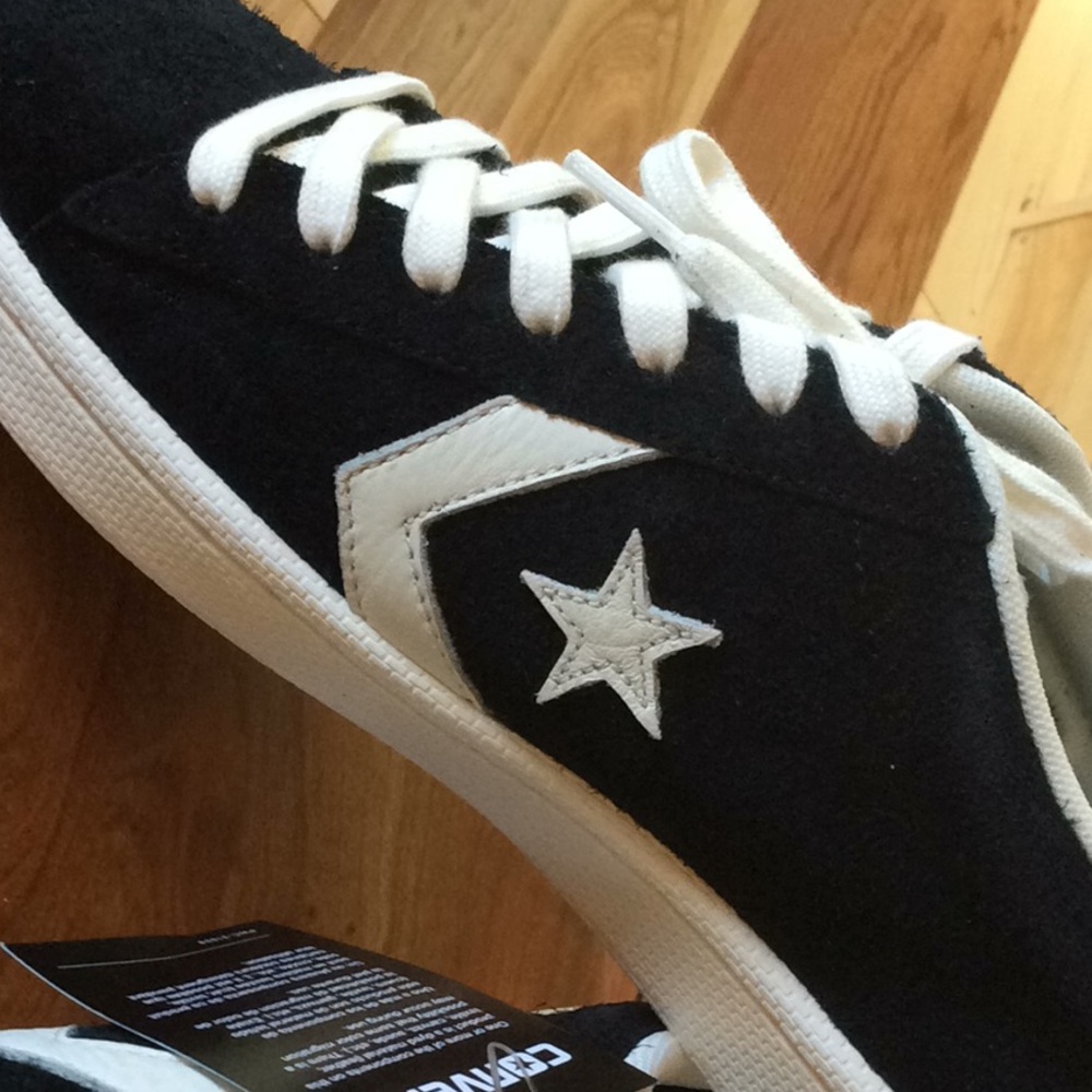 NWT unisex Converse shoes,, - Picture 6 of 8